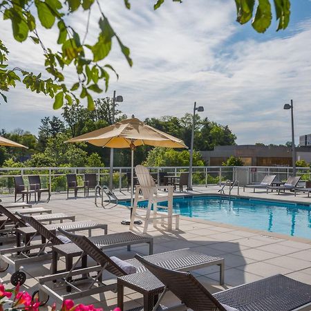 Courtyard By Marriott Bethesda Chevy Chase Hotell Exteriör bild