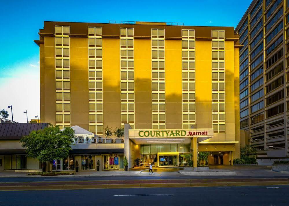 Courtyard By Marriott Bethesda Chevy Chase Hotell Exteriör bild